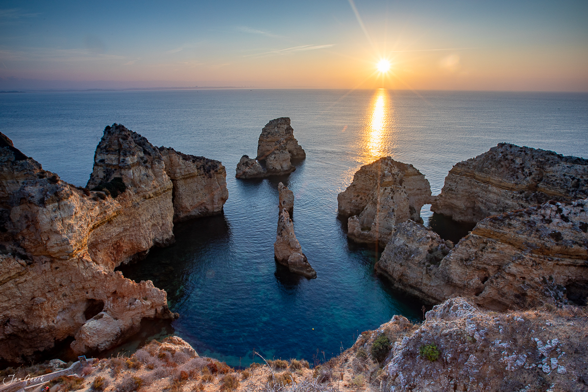 Felsformationen Marinha an der Algarve bei Sonnenaufgang im Sommer Westküste Portugal Schweiz Jan Geerk Fotograf Basel