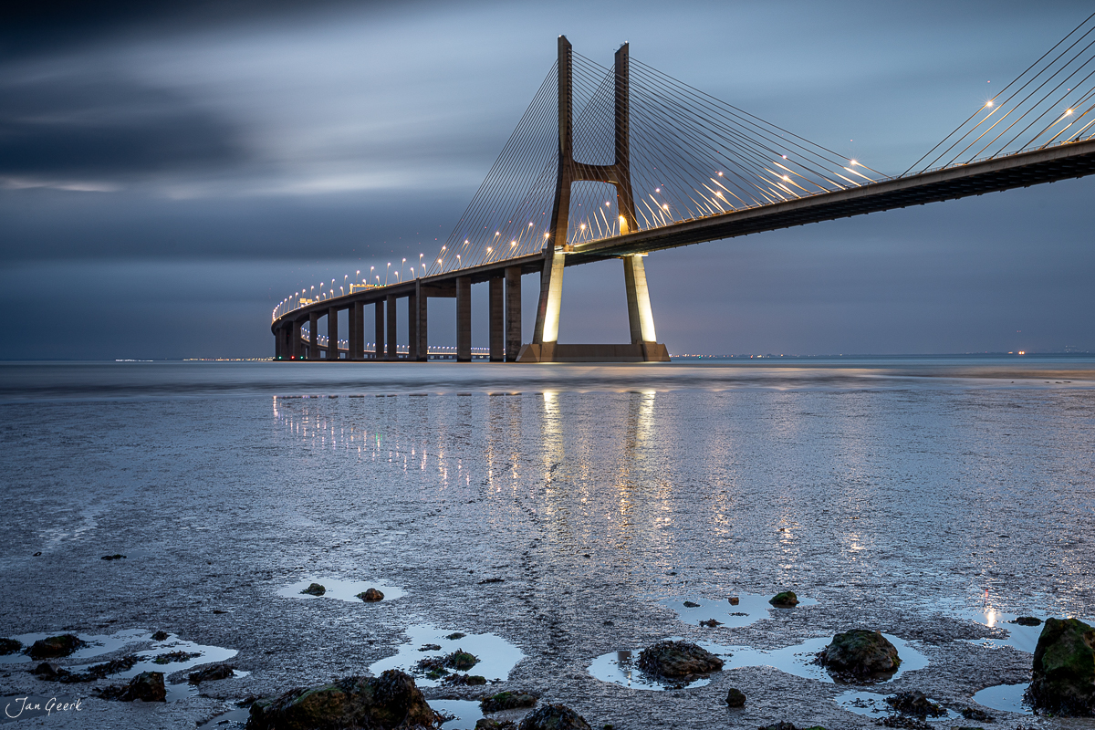 Vasco da Gama Brücke Lissabon Blaue Stunde Portugal – Jan Geerk Fotograf Basel