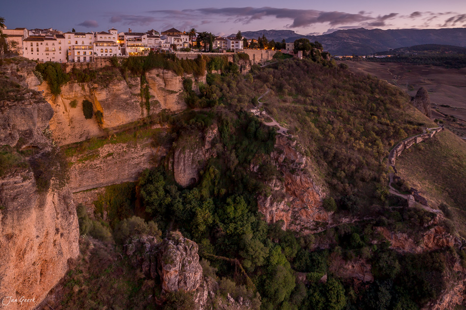 Dramatische Klippen und mittelalterliche Stadt Ronda bei Sonnenuntergang in Andalusien Spanien Schweiz Jan Geerk Fotograf Basel