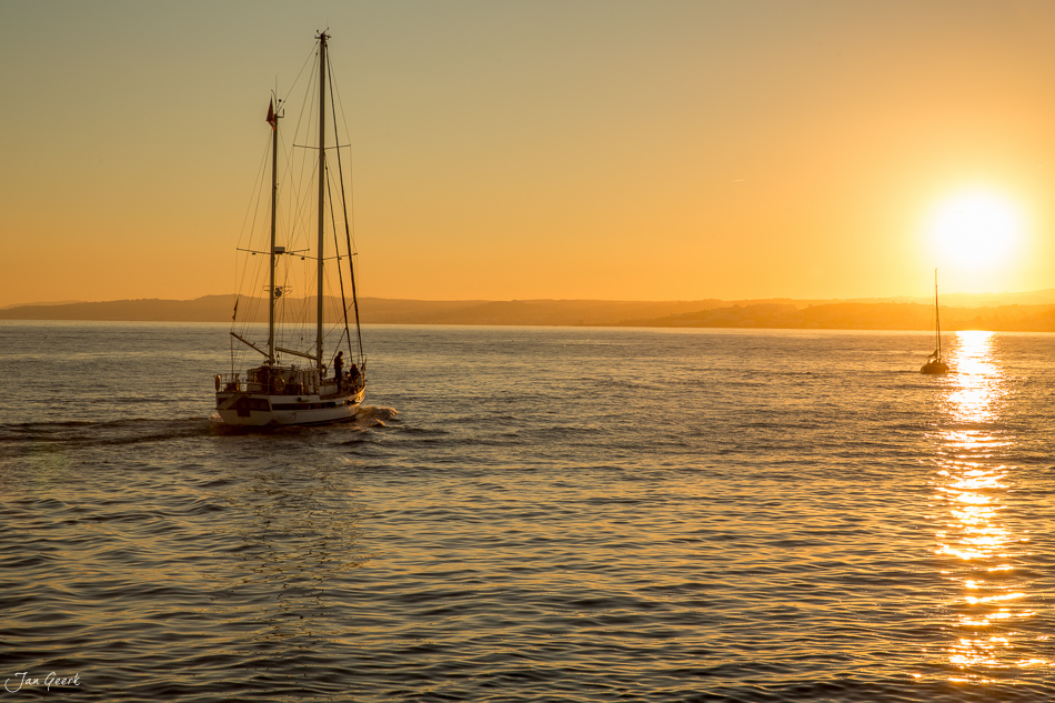 Segelboot bei Sonnenuntergang in Tarifa, Andalusien Spanien, Fotografie von Jan Geerk Fotograf Basel
