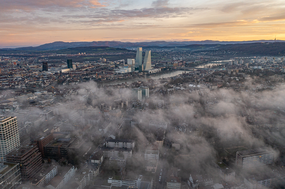 Basel Skyline Nebel Sonnenaufgang Morgen Schweiz Jan Geerk Fotograf Basel