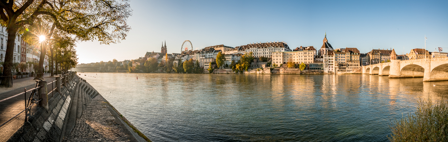 Rheinufer Basel Mittlere Brücke Herbst Goldene Stunde Schweiz – Jan Geerk Fotograf Basel