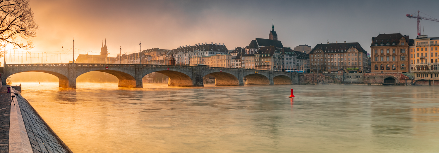 Mittlere Rheinbrücke Basel Sonnenaufgang Rhein Altstadt Schweiz Jan Geerk Fotograf Basel