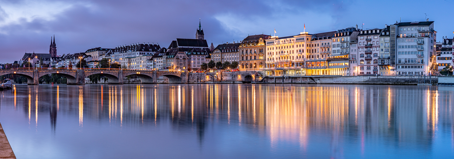 Basel Altstadt Rhein Herbst Blaue Stunde Schweiz Jan Geerk Fotograf Basel