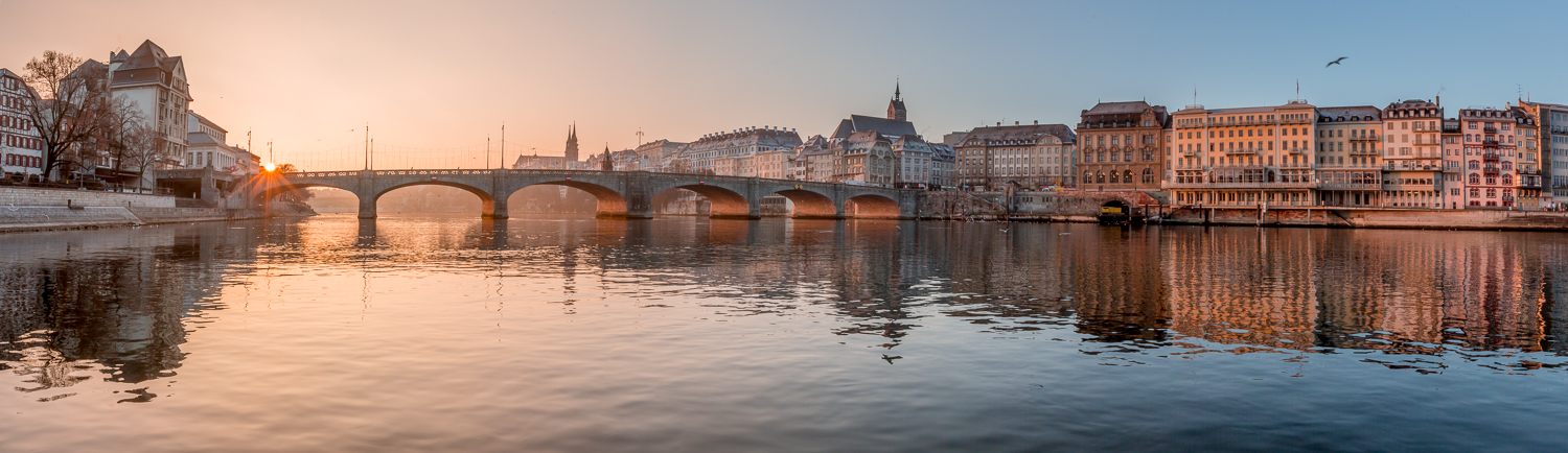 Mittlere Brücke Basel Sonnenaufgang Winter Altstadt Schweiz – Jan Geerk Fotograf Basel