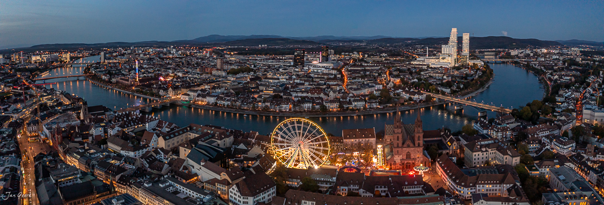 Basel Herbstmesse Riesenrad Rhein Blaue Stunde Nacht Schweiz – Jan Geerk Fotograf Basel