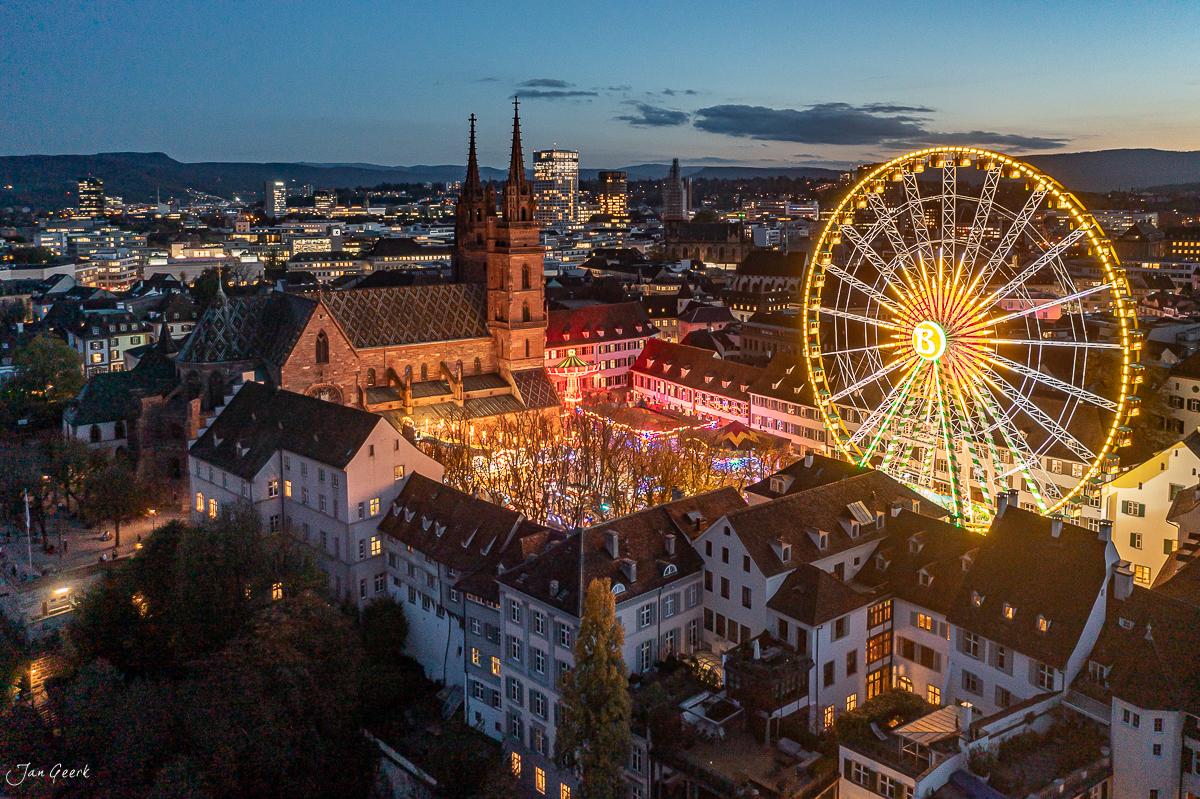 Basel Herbstmesse Riesenrad Marktplatz Blaue Stunde Schweiz Jan Geerk Fotograf
