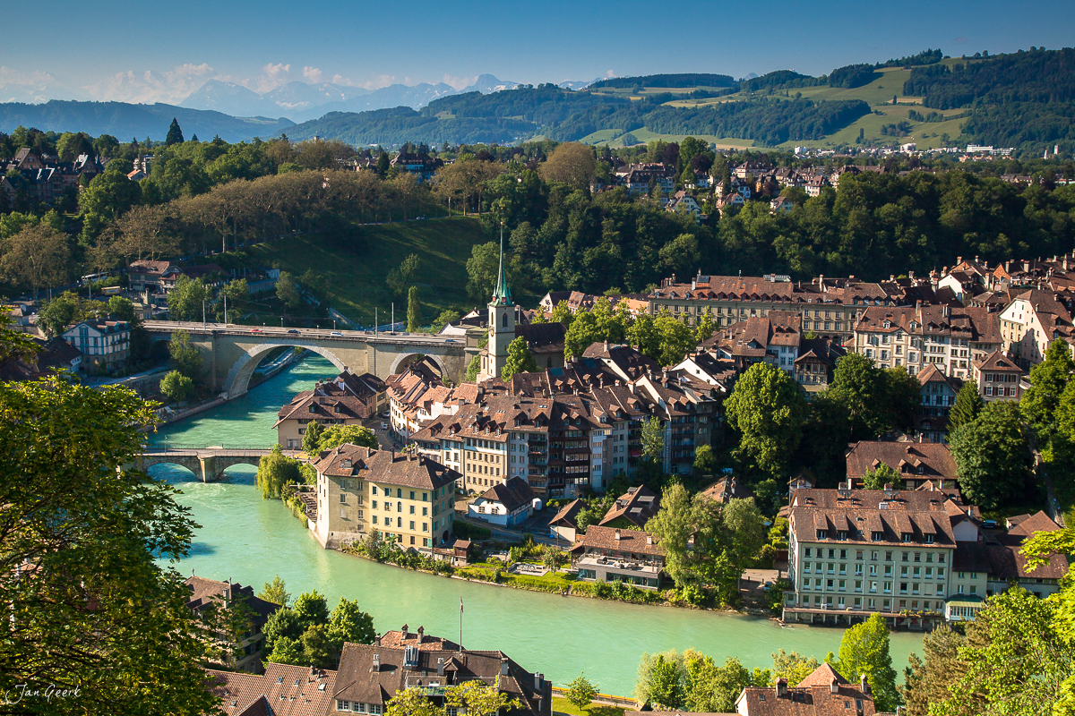 Altstadt Bern Aareschlaufe Sommer Berner Oberland Schweiz – Jan Geerk Fotograf Basel