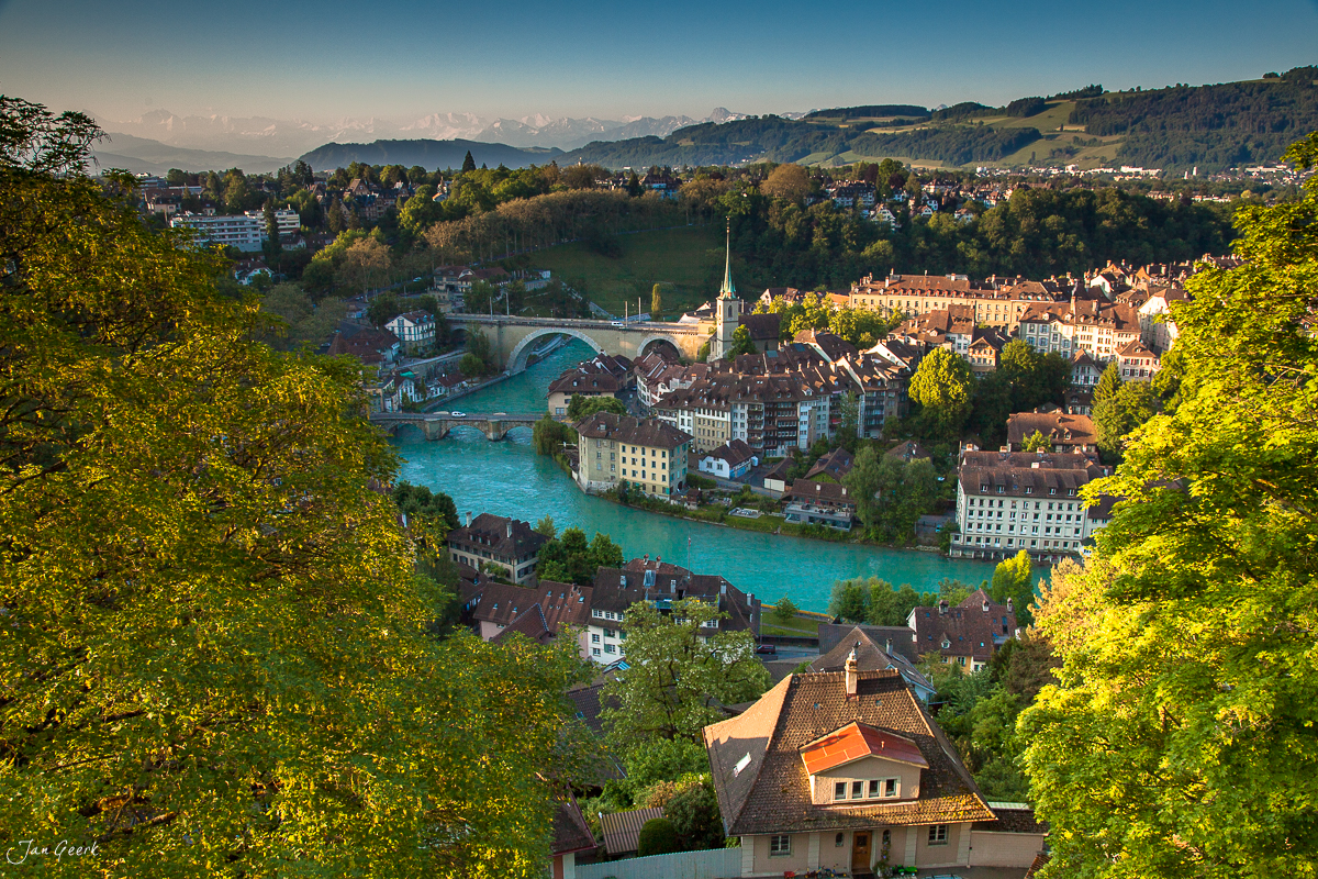 Bern Altstadt Aareschlaufe Münster Sommer Schweiz Jan Geerk Fotograf Basel