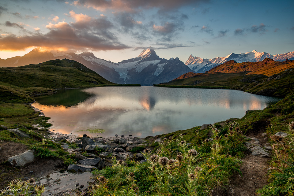 Bachalpsee mit Schreckhorn und Schneebergen bei Sonnenuntergang im Sommer Berner Oberland Schweiz – Jan Geerk Fotograf Basel