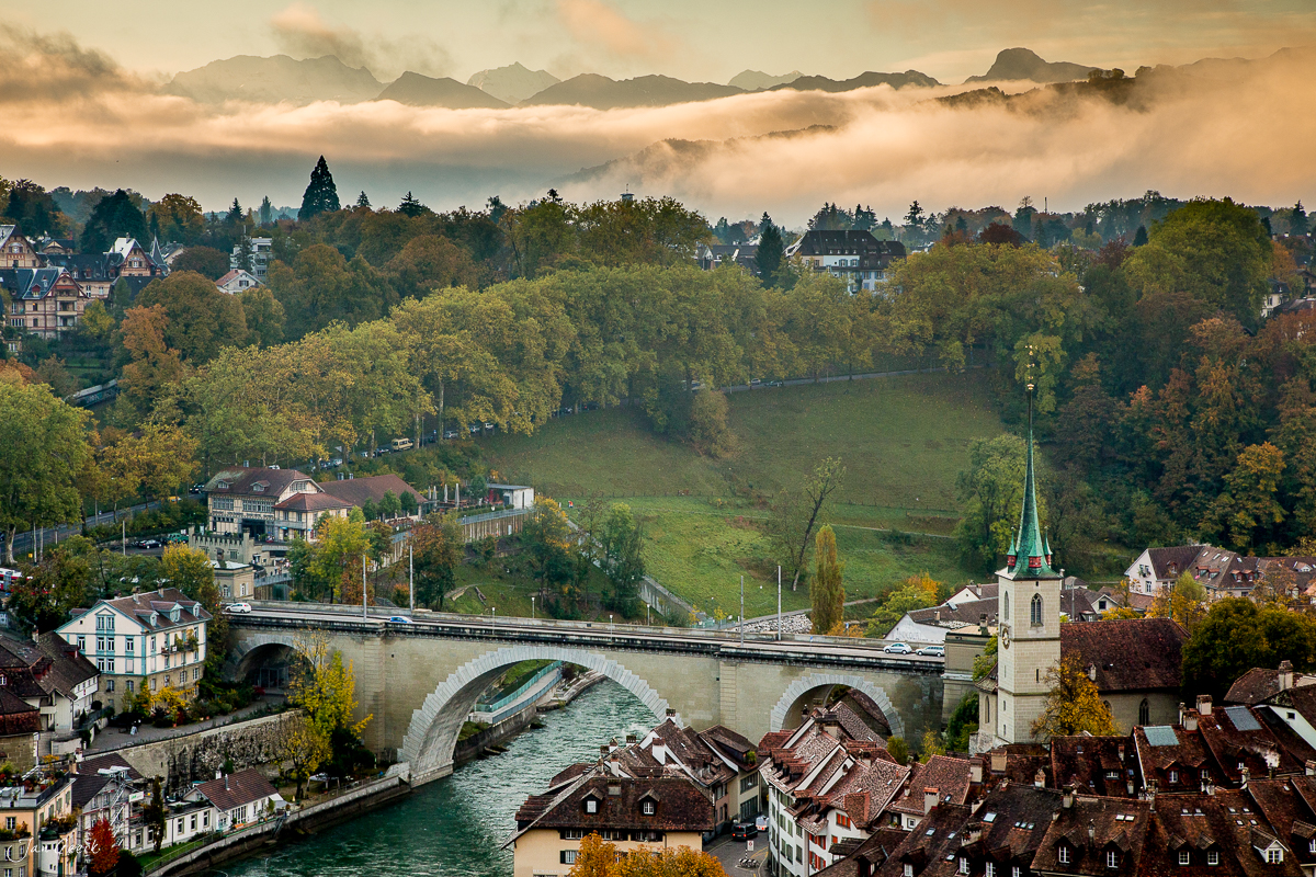 Nydegg Brücke Aare Bern Herbst Nebel Berner Oberland Schweiz Jan Geerk Fotograf