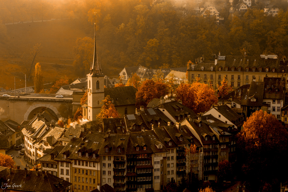 Berner Altstadt mit Nydeggkirche Herbstlicht Aare Bern Schweiz Jan Geerk Fotograf Basel