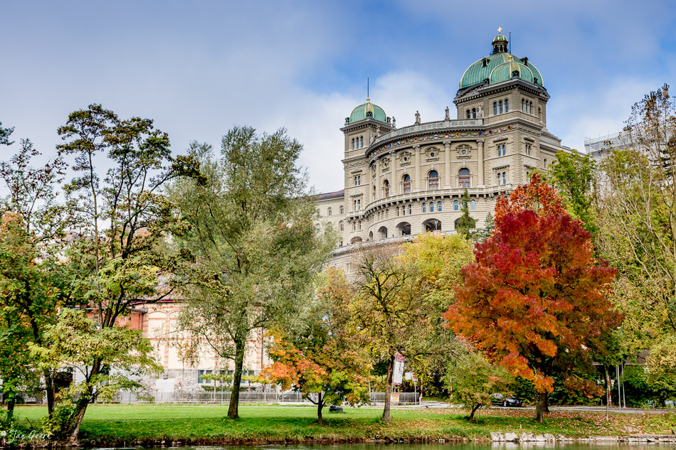 Bundesrathaus Bern Herbst Aare Altstadt Schweiz Jan Geerk Fotograf Basel