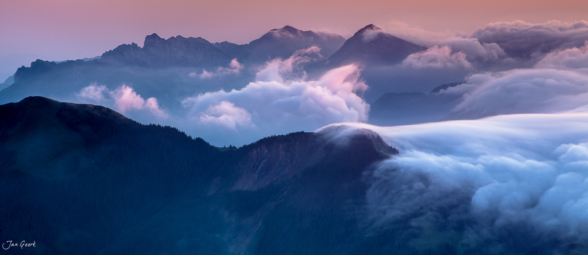 Brienzer Rothorn Berge Wolkenmeer Sonnenaufgang Alpen Berner Oberland Schweiz Jan Geerk