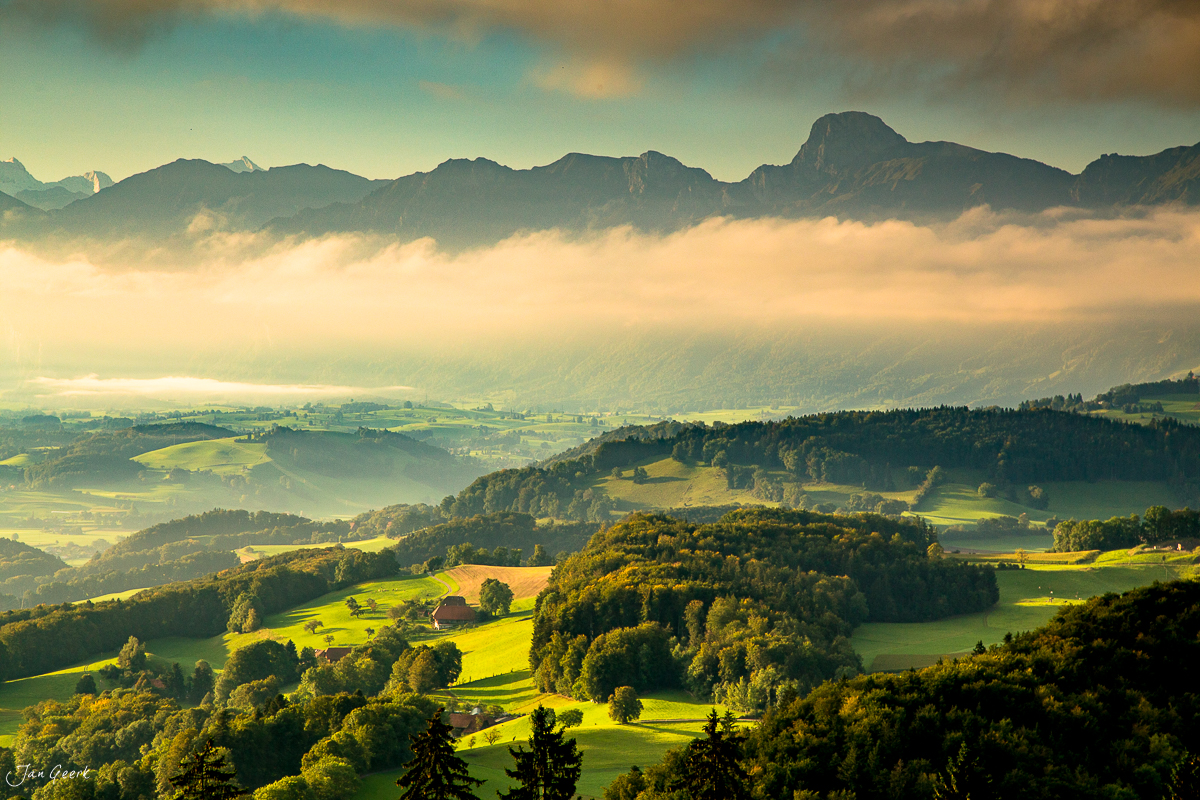 Morgenlicht über Bütschelegg Appenzell Alpen Berner Oberland Schweiz Jan Geerk Fotograf Basel