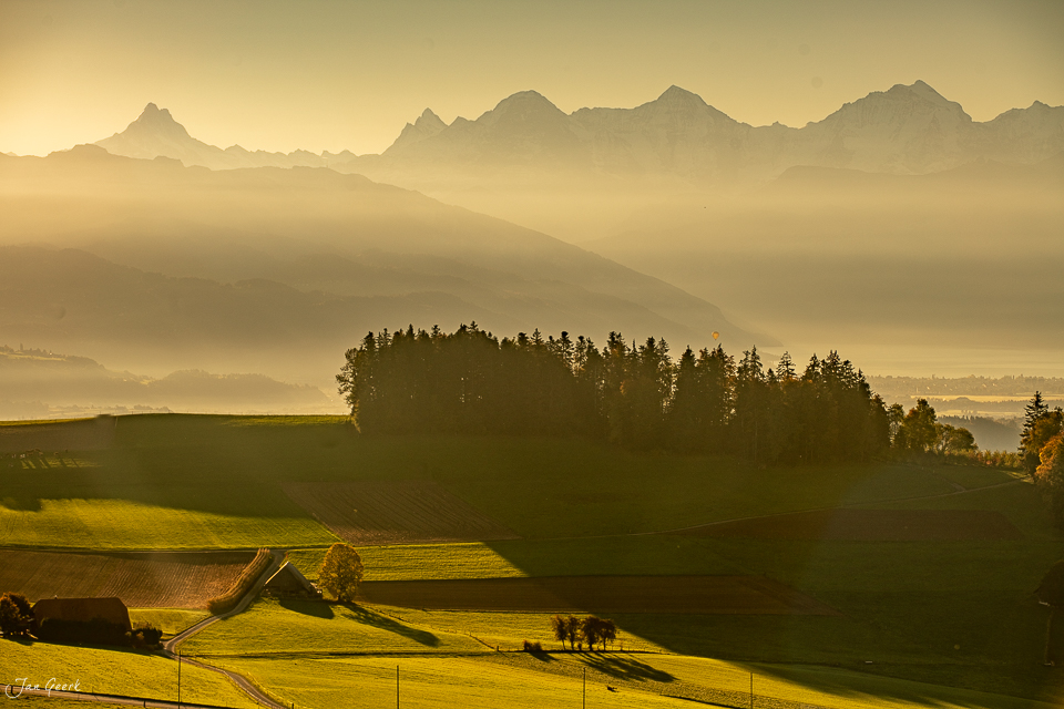 Herbstliche Berglandschaft bei Bütschelegg mit Sonnenaufgang, Berner Oberland Schweiz – Jan Geerk Fotograf Basel