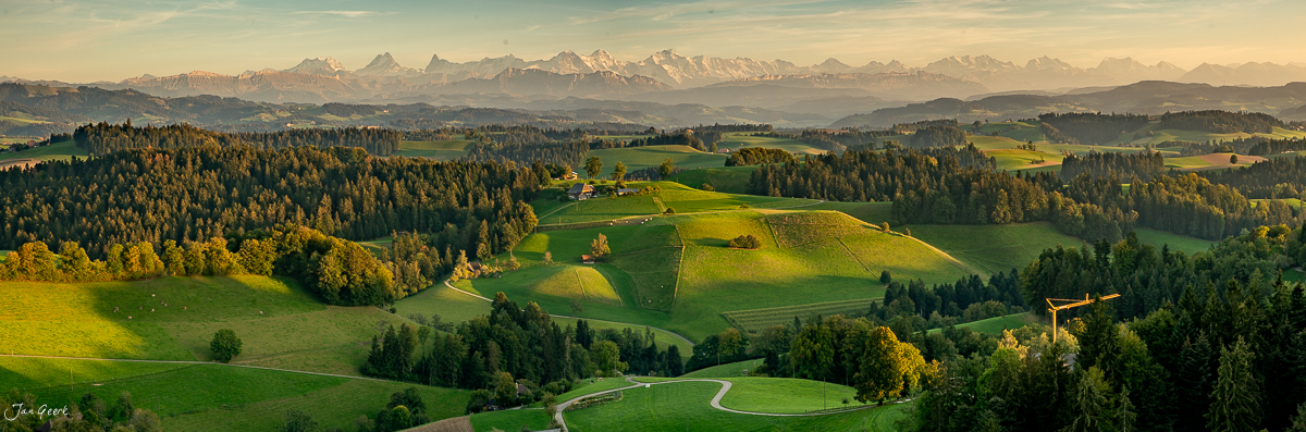 Emmental Lueg Panorama mit Alpensicht auf Eiger Jungfrau Mönch herbstliche Landschaft Schweiz Jan Geerk Fotograf Basel