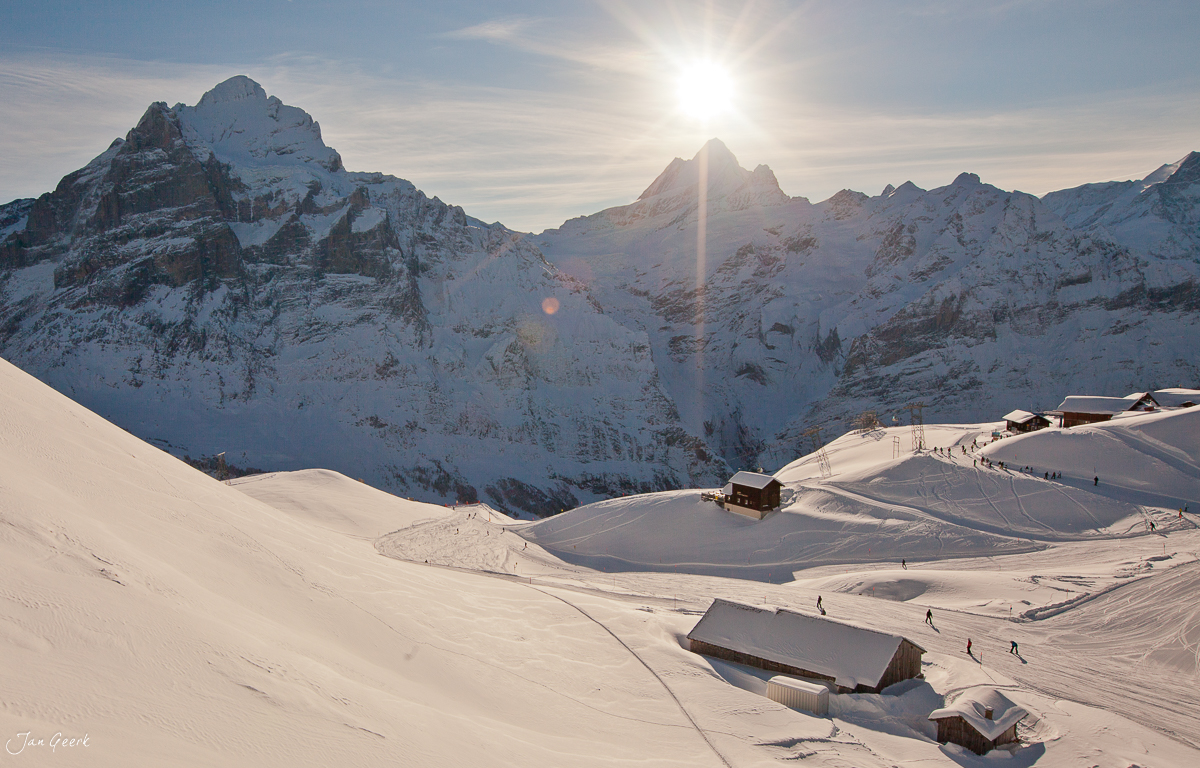 Grindelwald First Alpenhütten Schneelandschaft Sonnenaufgang Berner Oberland Schweiz – Jan Geerk Fotograf Basel