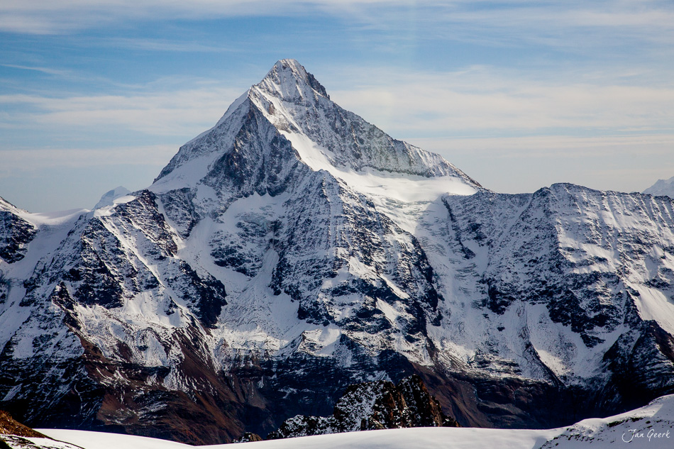 Schneebedeckter Alpengipfel Helikopteraufnahme Lauterbrunnen Berner Oberland Schweiz Jan Geerk