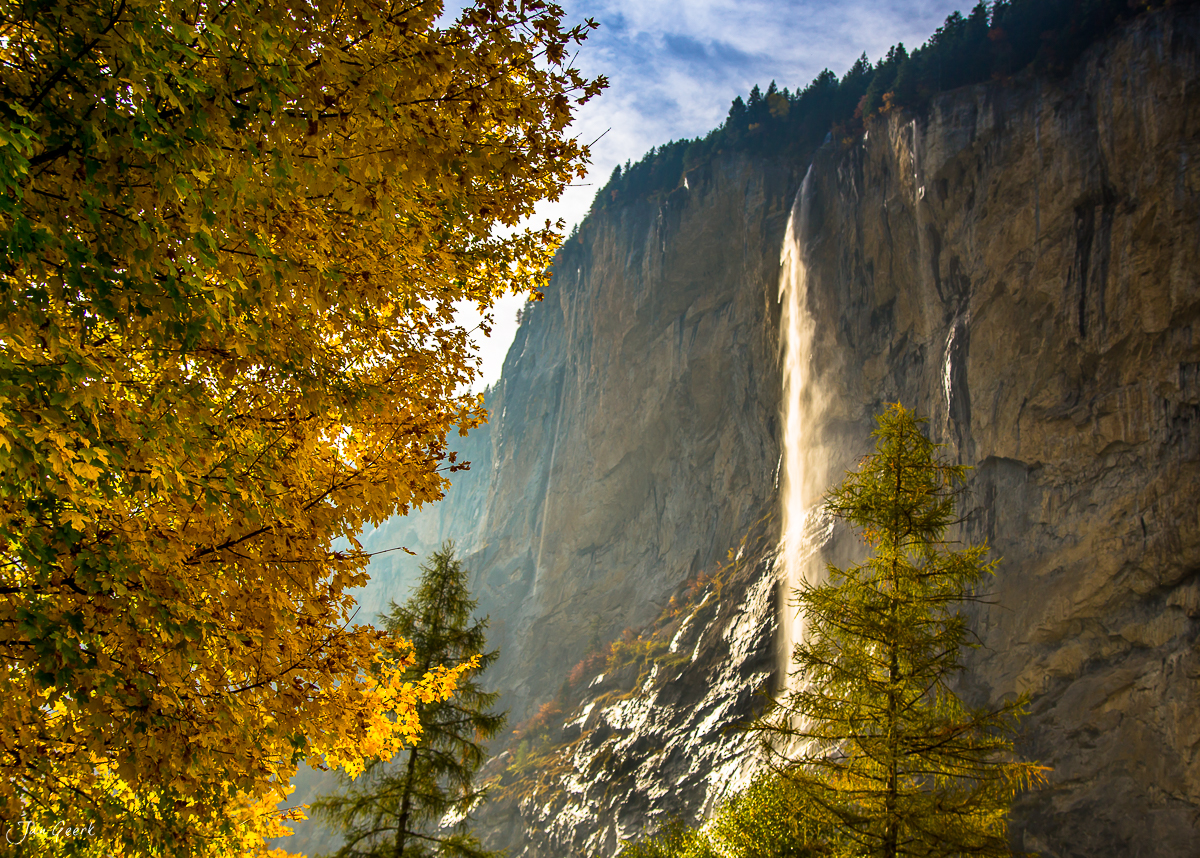 Staubbach Wasserfall Lauterbrunnen Herbst Berner Oberland Schweiz Jan Geerk