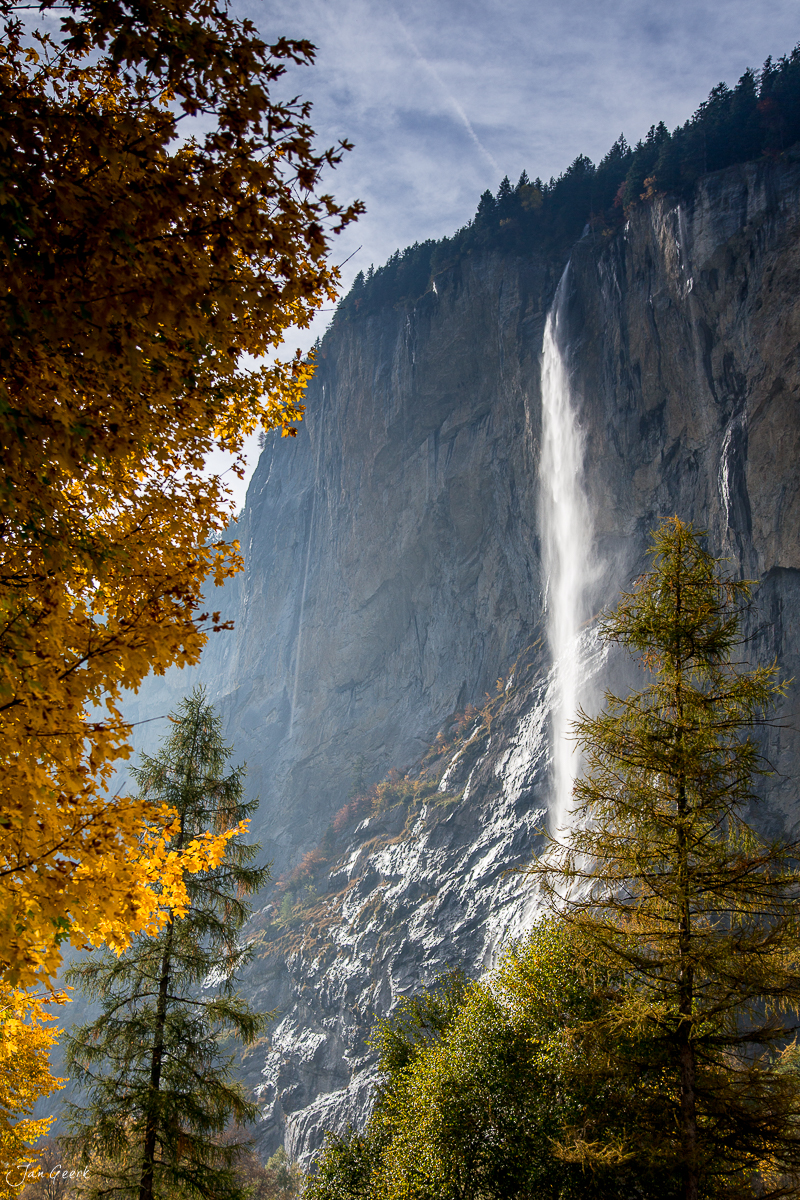 Staubbach-Wasserfall Lauterbrunnen Herbst Berner Oberland Schweiz Jan Geerk Fotograf Basel