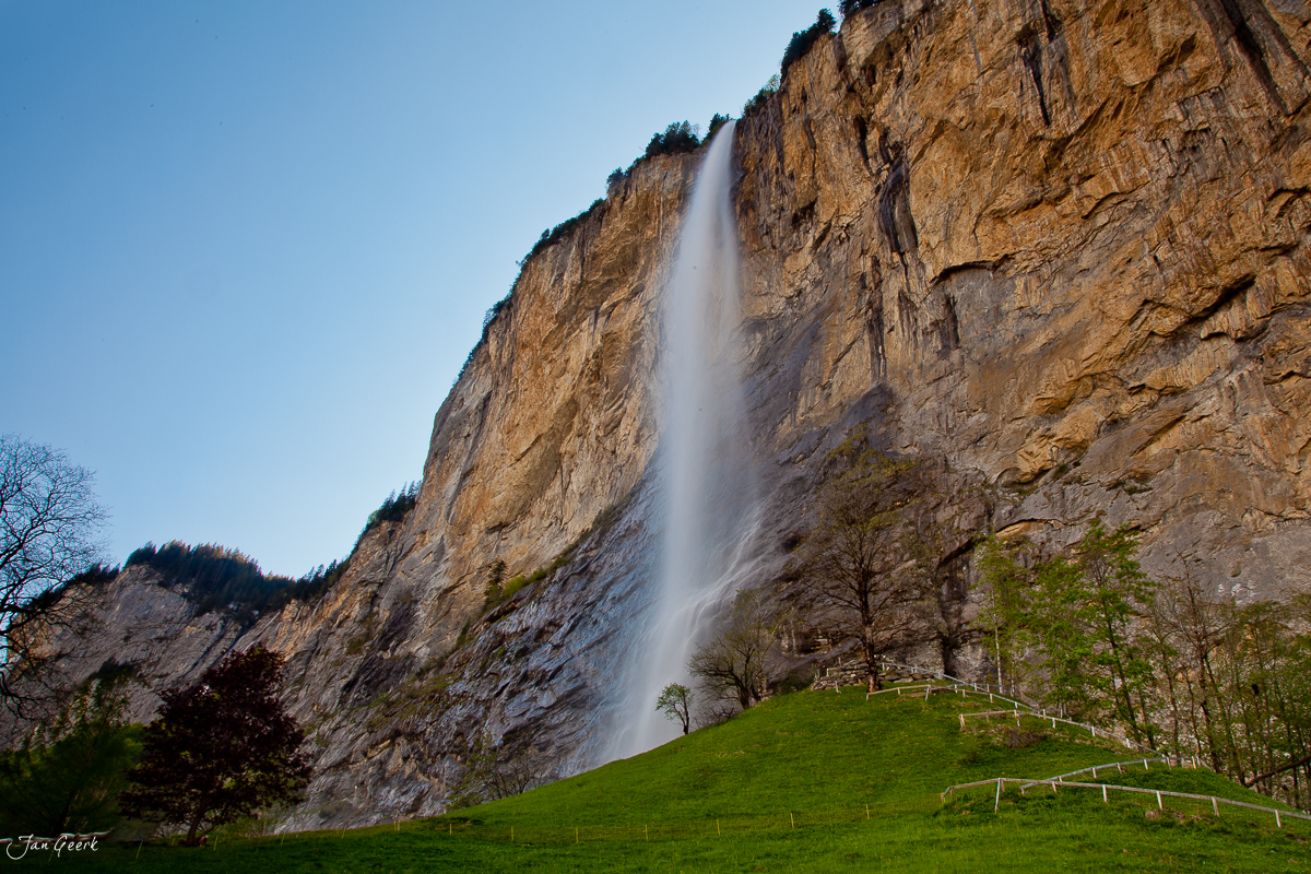 Staubbachfall Lauterbrunnen Wasserfall Frühling Berner Oberland Schweiz – Jan Geerk Fotograf Basel