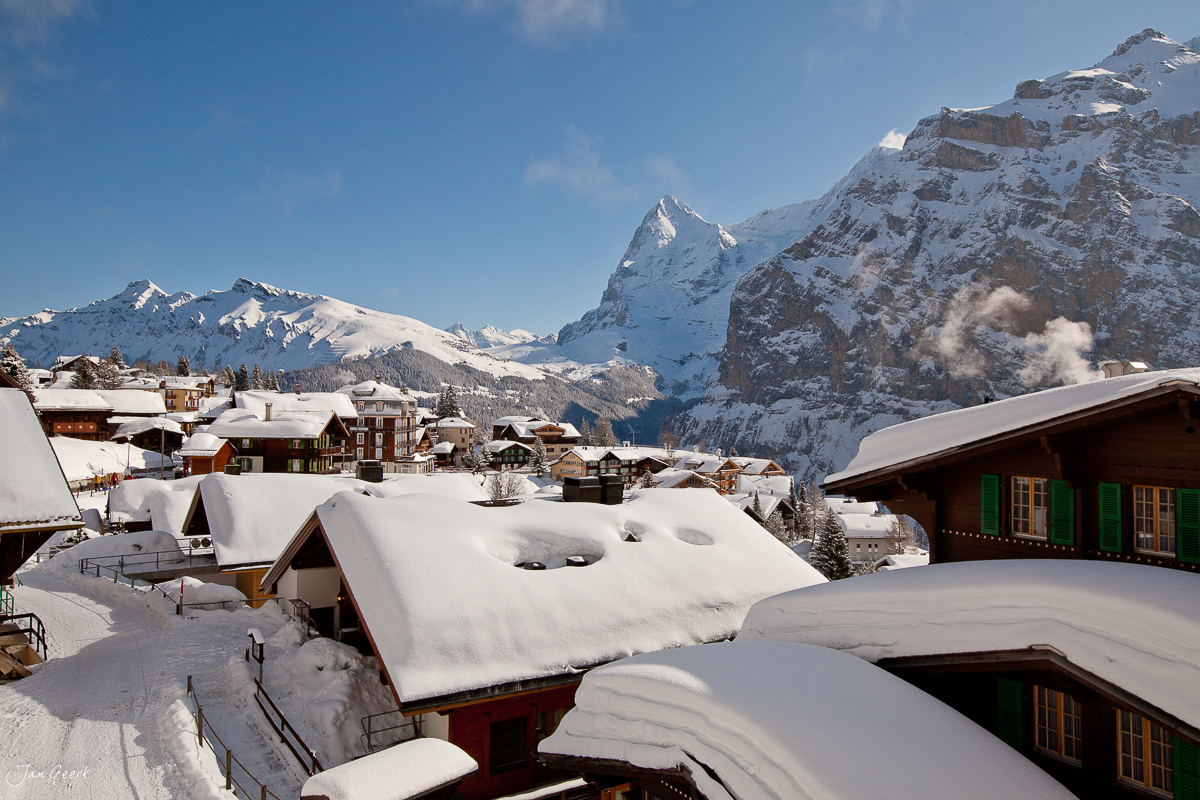 Mürren Winterdorf schneebedeckte Chalets Eiger Berner Oberland Schweiz – Jan Geerk Fotograf Basel