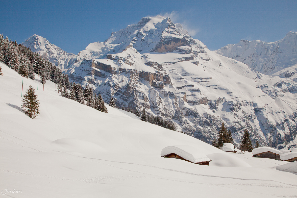Schneebedeckte Alphütten Mürren Berner Oberland Schweiz Winterlandschaft – Jan Geerk Fotograf Basel