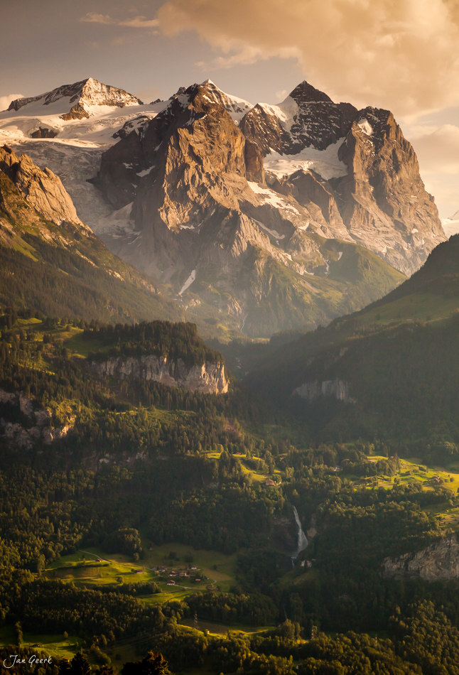 Wellhorn Wetterhorn Engelhörner Alpenpanorama Meiringen Hasliberg Berner Oberland Schweiz – Jan Geerk Fotograf Basel