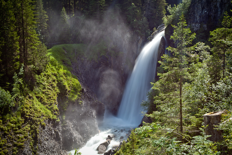 Wasserfall Gletscherschlucht Rosenlaui Meiringen Sommer Berner Oberland Schweiz
