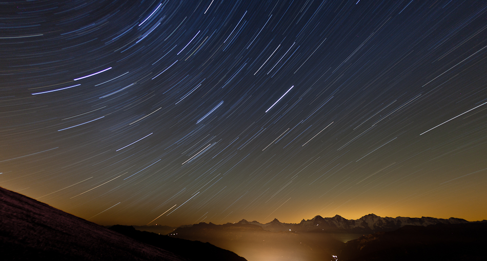 Sternenbahnen Niederhorn Nachtfotografie Blaugestirn Berner Oberland Schweiz Jan Geerk Fotograf Basel