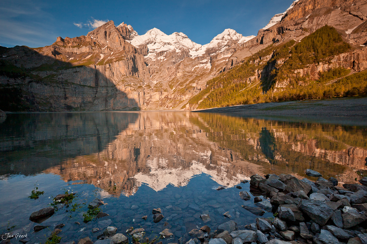 Oeschinensee Spiegelung Schneebergpanorama Sommer Berner Oberland Schweiz Jan Geerk