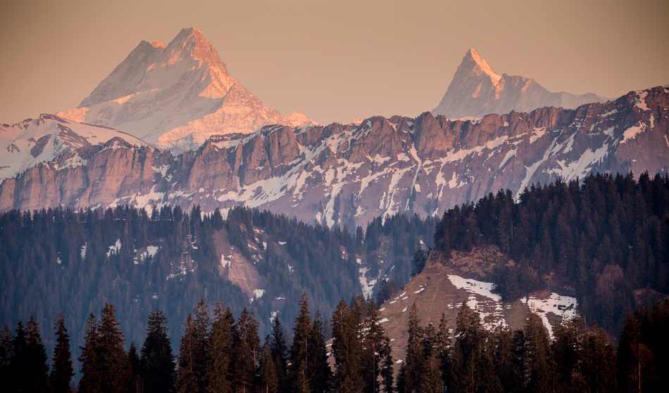 Alpengipfel Rämisgummen Frühjahr Berner Oberland Schweiz Jan Geerk Fotograf Basel