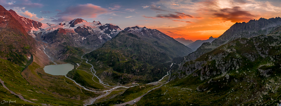Panoramablick auf den Sustenpass mit Steinsee, Steingletscher und Berggipfeln im Sommerlicht – Schweiz Jan Geerk Fotograf Basel
