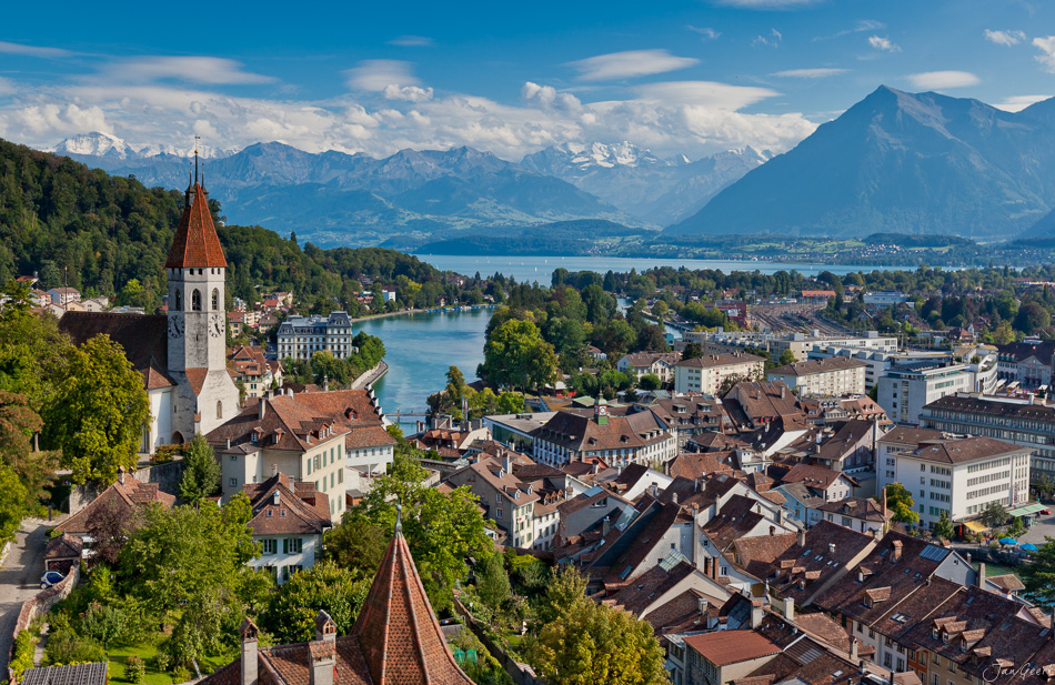 Thun Altstadt Kirchturm Thunsee Alpen Blick Berner Oberland Schweiz – Jan Geerk Fotograf Basel