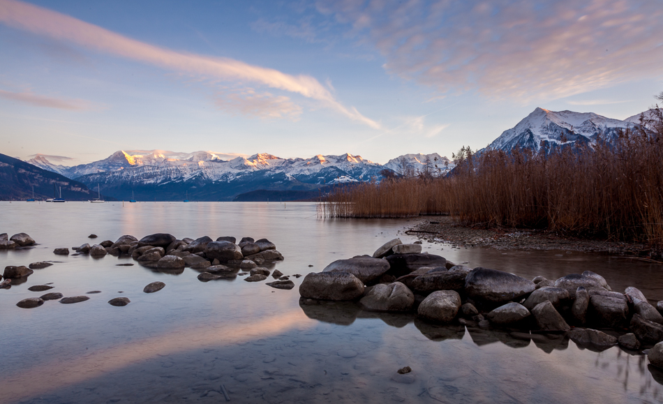 Thunersee Gwatt Sonnenaufgang Schneeberge Berner Oberland Schweiz – Jan Geerk Fotograf Basel