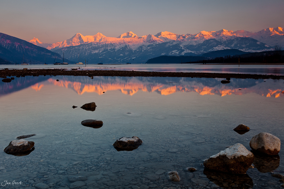 Thunersee Gwatt Sonnenaufgang Alpenpanorama Berner Oberland Schweiz Jan Geerk Fotograf Basel
