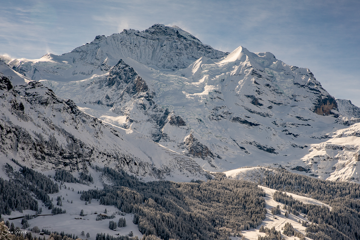 Schneebedeckte Berglandschaft bei Lauterbrunnen im Winter, Berner Oberland Schweiz – Jan Geerk Fotograf Basel