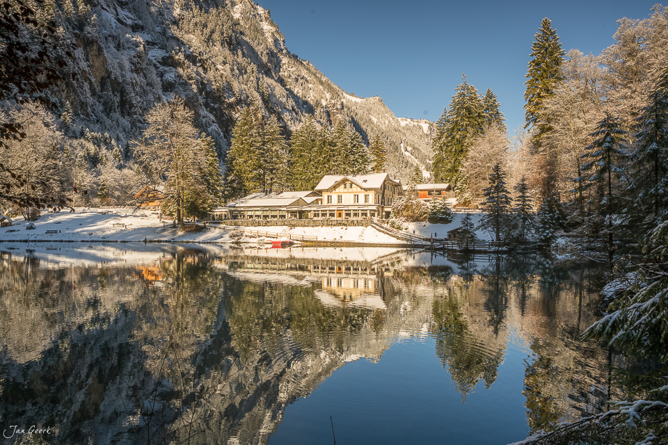 Blausee Kandersteg Berghotel Winterlandschaft Berner Oberland Schweiz Jan Geerk Fotograf Basel