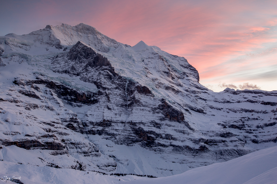 Schneebedeckter Eiger bei Sonnenaufgang, Kleine Scheidegg, Berner Oberland Schweiz – Jan Geerk Fotograf Basel
