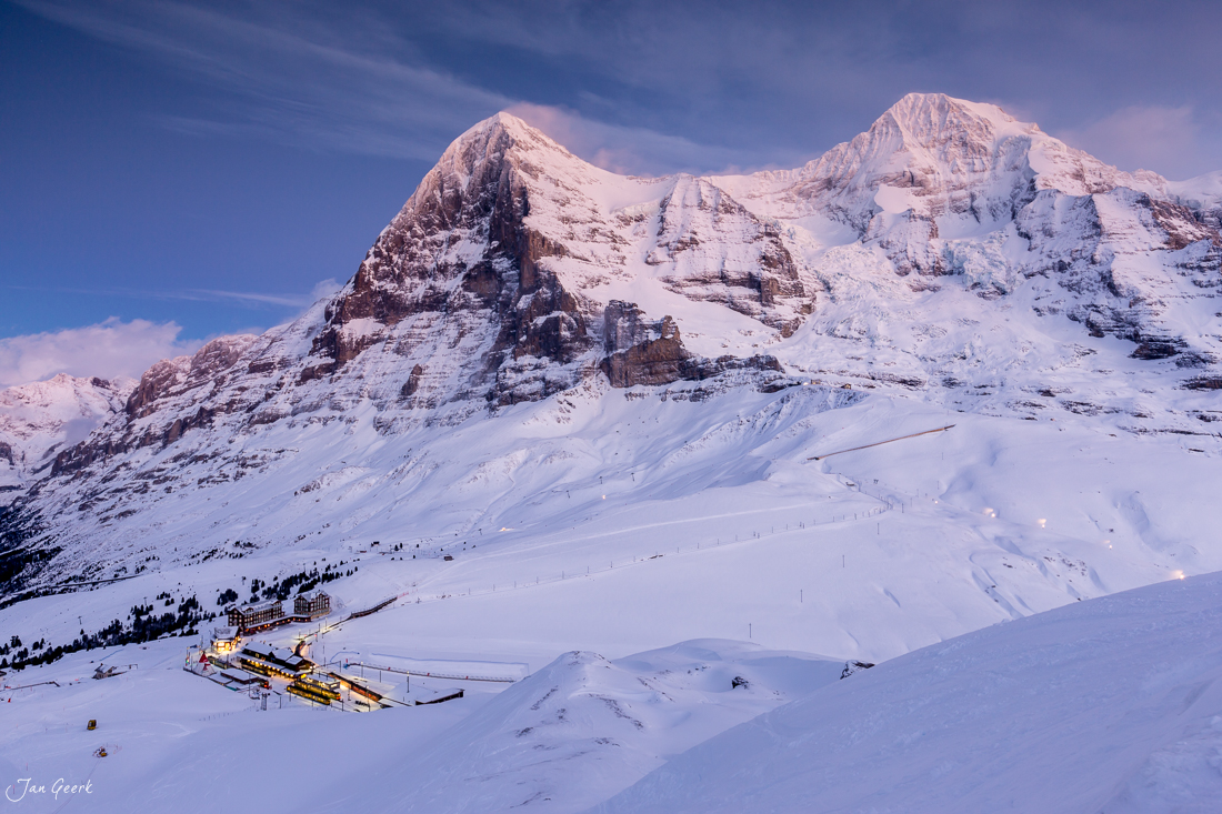 Schneebedeckte Berglandschaft mit Eiger und Mönch bei Kleine Scheidegg im Berner Oberland Schweiz – Jan Geerk Fotograf Basel