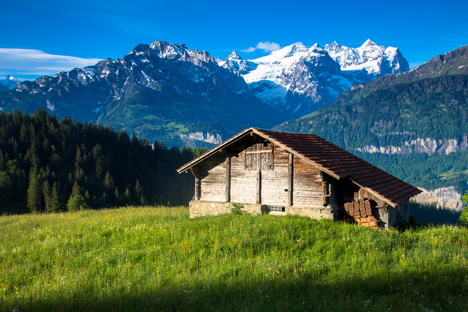 Alpenhütte Meiringen Wellhorn Wetterhorn Sommertag Berner Oberland Schweiz Jan Geerk Fotograf Basel