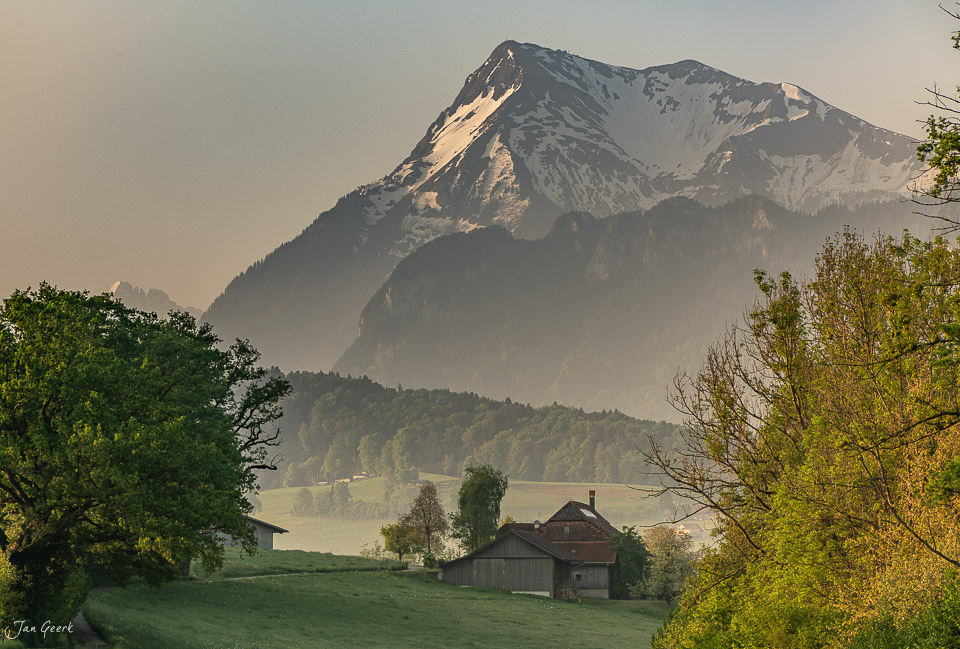 Alpenglow über dem Üebeschisee mit Stockhorn im Berner Oberland, Schweiz – Jan Geerk Fotograf Basel