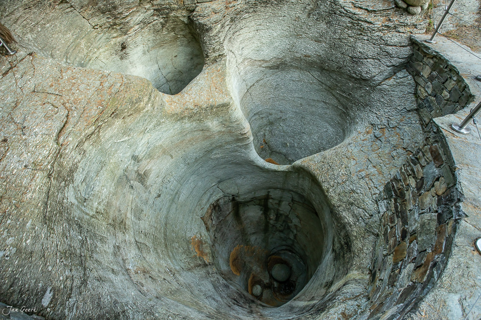 Gletschermühlen im Gletschergarten Cavaglia Puschlav Graubünden Schweiz Jan Geerk Fotograf Basel