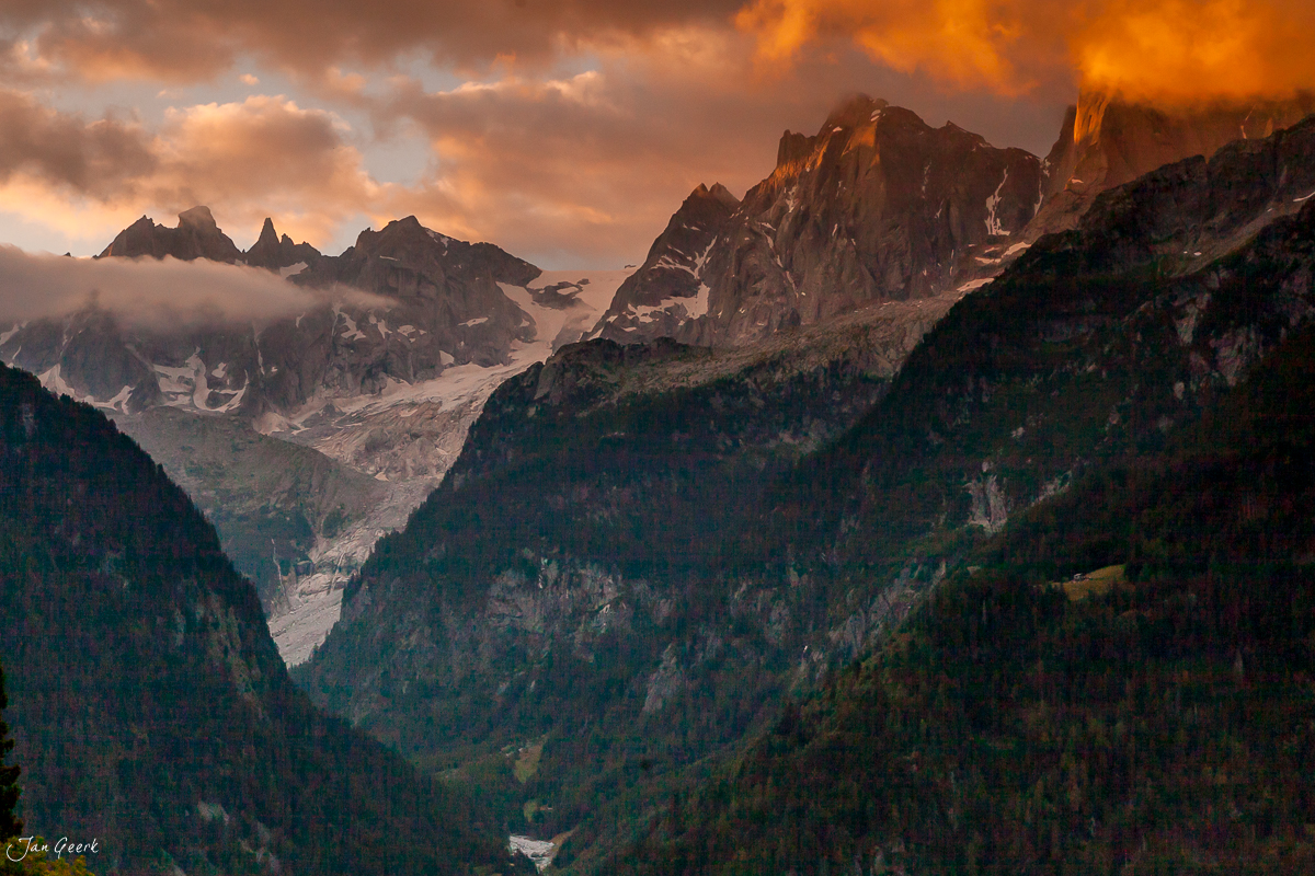 Bergell Berggruppe mit Gletscher Engadin Sonnenaufgang Graubünden Schweiz Jan Geerk Fotograf Basel