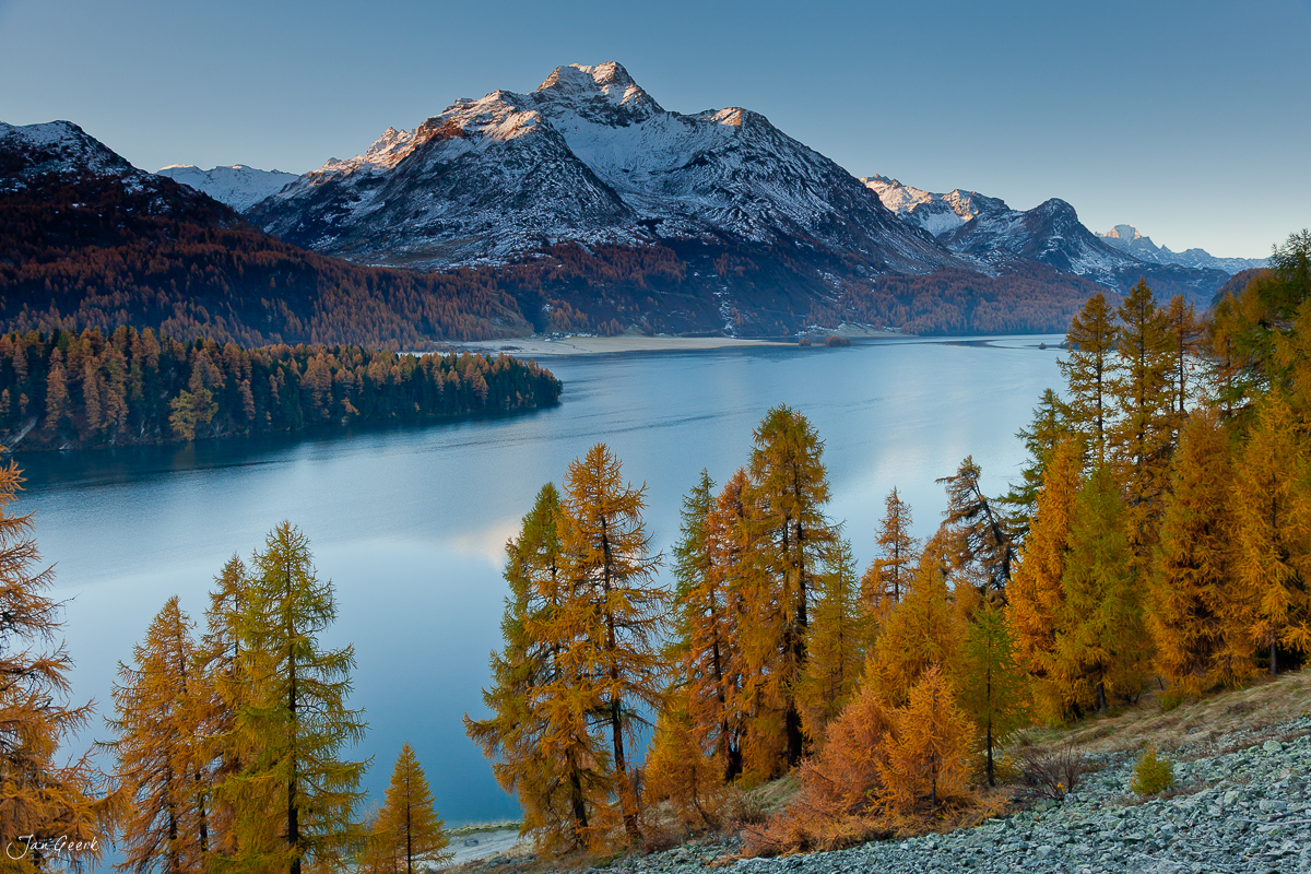 Bergsee Lärchen Herbst Engadin Graubünden Schweiz Jan Geerk Fotograf Basel