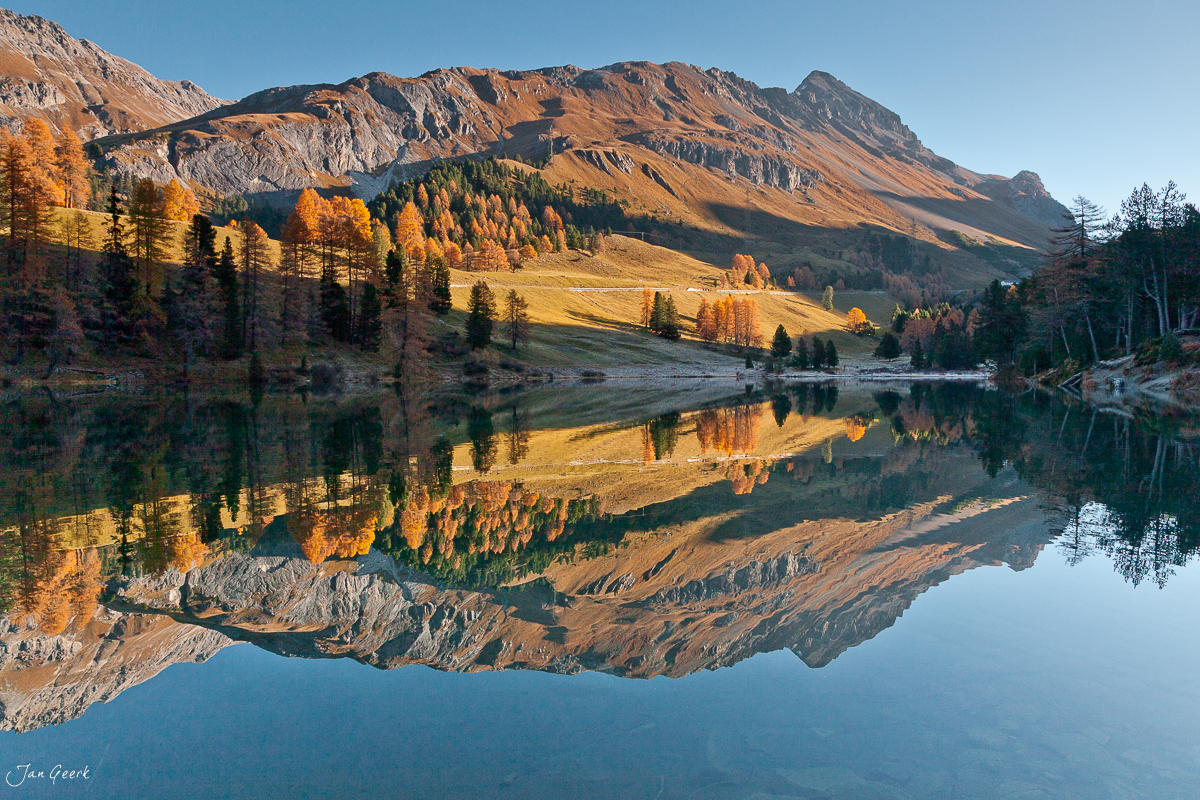 Bergsee Spiegelung Herbst Engadin Graubünden Schweiz Jan Geerk Fotograf Basel