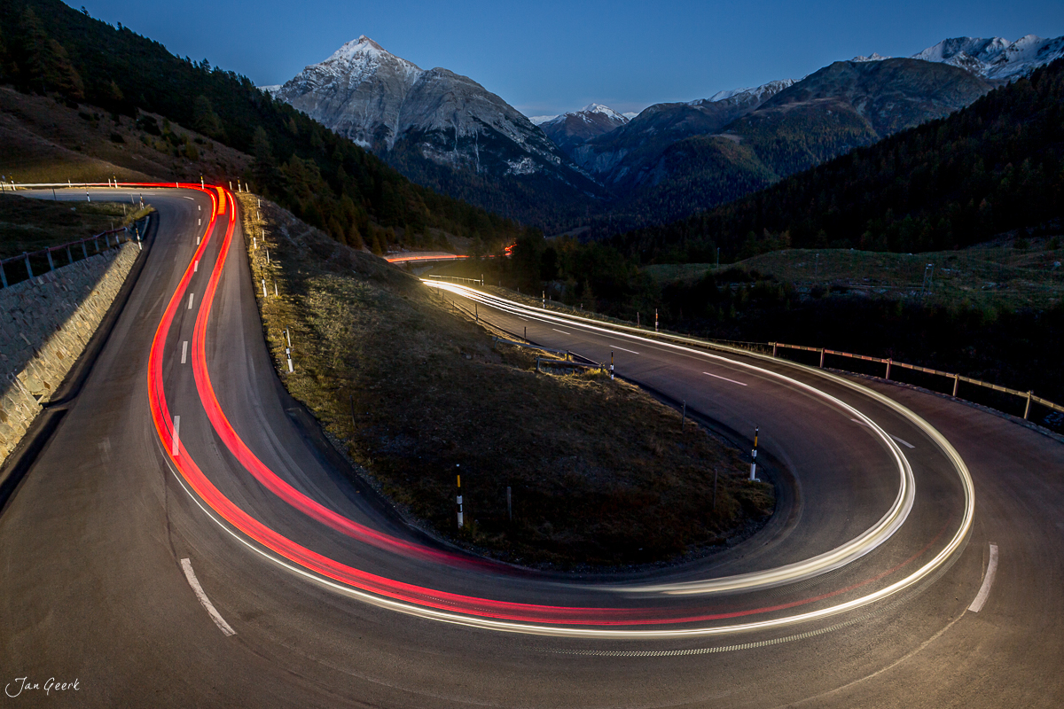 Langzeitbelichtung Serpentine Albula Pass Herbst Graubünden Schweiz Jan Geerk Fotograf Basel