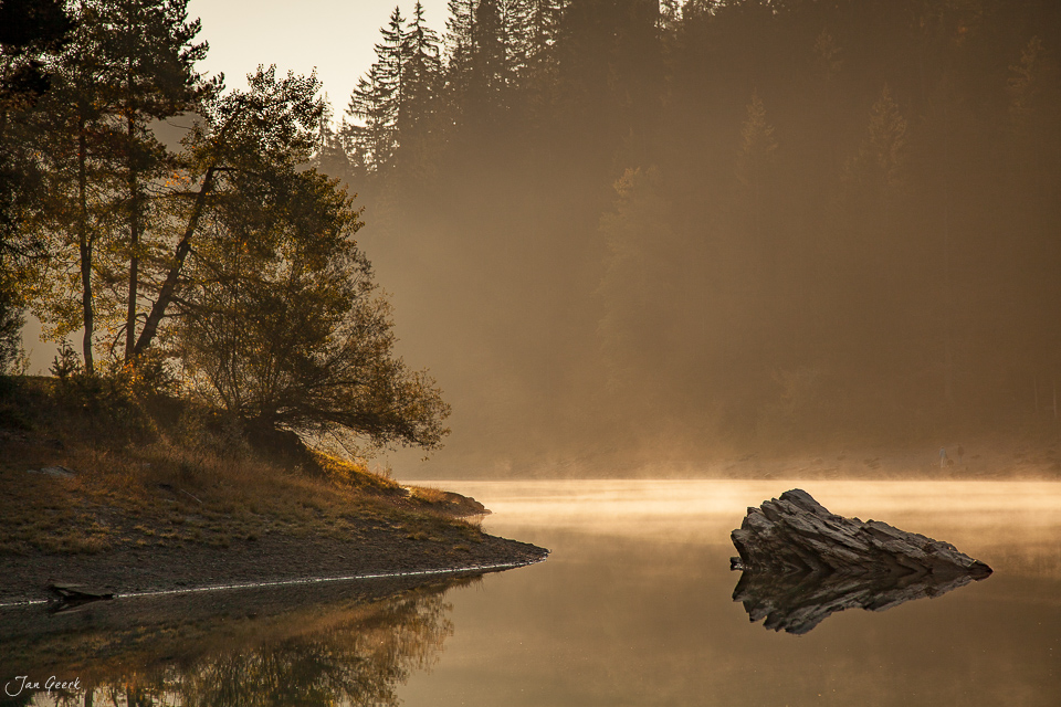 Caumasee Flims Morgennebel Sonnenaufgang Graubünden Schweiz – Jan Geerk Fotograf Basel