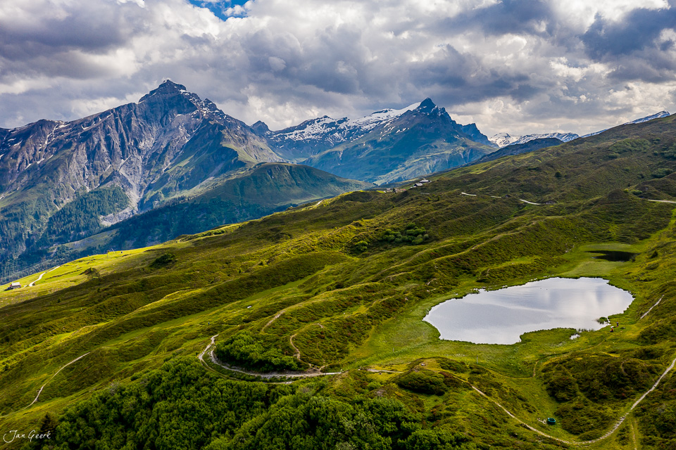 Pascuminersee Bergsee mit schneebedeckten Bergen Sommer Graubünden Schweiz Jan Geerk Fotograf Basel